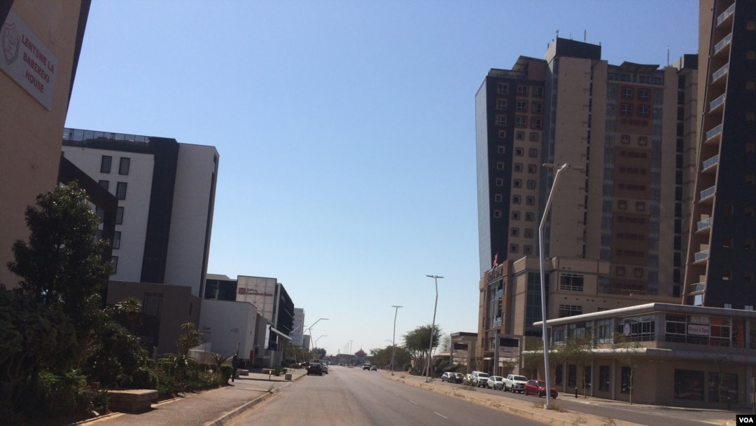 Gaborone's Central Business District is deserted as the capital returns to lockdown, in Botswana, July 31, 2020. (Mqondisi Dube/VOA)
