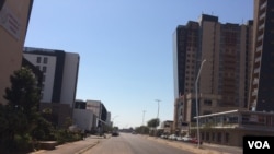 Gaborone's Central Business District is deserted as the capital returns to lockdown, in Botswana, July 31, 2020. (Mqondisi Dube/VOA)