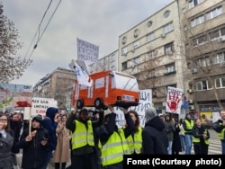 Protest radnika Gradskog saobraćajnog prevoza "Beograd" i šetnja do Skupštine grada (Foto: FoNet/Milena Vlajić)