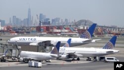 چشم‌انداز نیویورک از فرودگاه «نیوآرک» در نیوجرسی (عکس تزئینی از آرشیو صدای آمریکا)