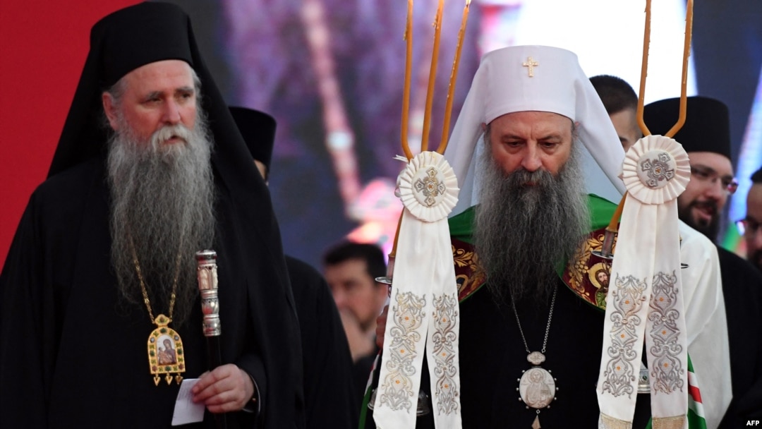 Mitropolit Joanikije (levo) i patrijarh srpski Porfirije u Podgorici 4. septembra 2021. (Foto: AFP/Savo Prelević)