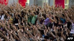 Những người dân Tây Ban Nha bất bình về cách xử lý các vấn nạn kinh tế đã mở hàng loạt các cuộc biểu tình trên khắp nước kể từ tháng trước