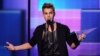 Justin Bieber Wins Top Prize at American Music Awards