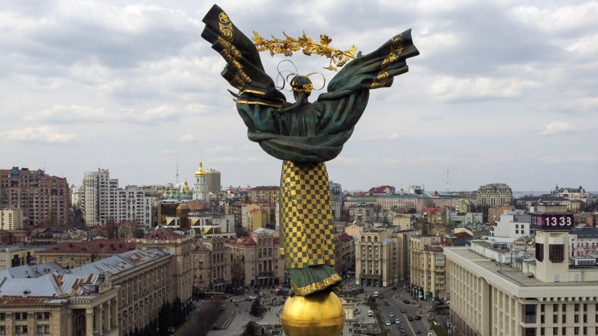 В Україні вшановують пам'ять полеглих захисників - Vimarsana News