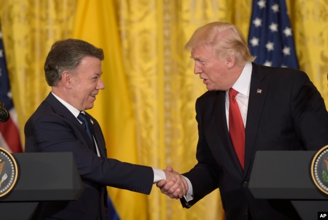 El presidente Donald Trump y el presidente de Colombia Juan Manuel Santos durante la visita oficial del mandatario latinoamericano a la Casa Blanca en mayo 18, 2017.