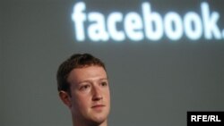 Співзасновник Facebook Марк Цукерберґ на прес-коференції для ЗМІ в штаб-квартирі Facebook в Менло-Парк, Каліфорнія, 15 січня 2013 року