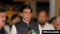 Perdana Menteri Pakistan Raja Pervez Ashraf (Foto: dok). Biro Anti-Korupsi Pakistan menolak perintah Mahkamah Agung untuk menangkap PM Raja Pervez Ashraf atas tuduhan korupsi, karena pihaknya tidak memiliki cukup bukti, Kamis (16/1).