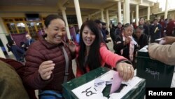 流亡藏人在印度的达兰萨拉投票（2016年3月20日）