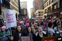 Unjuk rasa saat pelantikan Donald Trump sebagai Presiden AS di Chicago