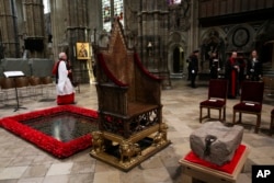 La Piedra del Destino antes de la coronación del rey Carlos III de Gran Bretaña, en la Abadía de Westminster, Londres. (Susannah Ireland/vía AP)