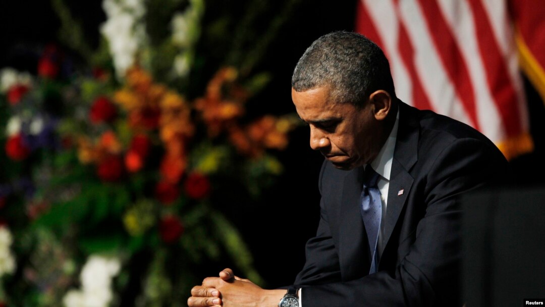 El presidente Barack Obama estuvo muy conmovido durante los funerales de los bomberos que perecieron en la violenta explosión en West, Texas. 