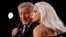 Lady Gaga saat menyanyikan lagu "Cheek to Cheek" bersama Tony Bennett di Grammy Awards ke-57 di Los Angeles, California (8/2). (Reuters/Lucy Nicholson)