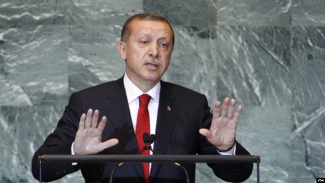 PM Turki Recep Tayyip Erdogan berjanji akan mencegat kapal yang membawa persenjataan ke Suriah.