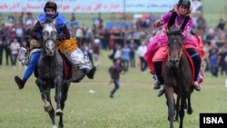 Sejumlah perempuan tengah menunggang kuda, sebagai ilustrasi. (Foto: ISNA)