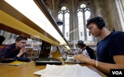 Caution: students at work! (AP Photo/Elaine Thompson, File)