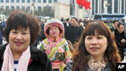 中國人大女代表步入人會場