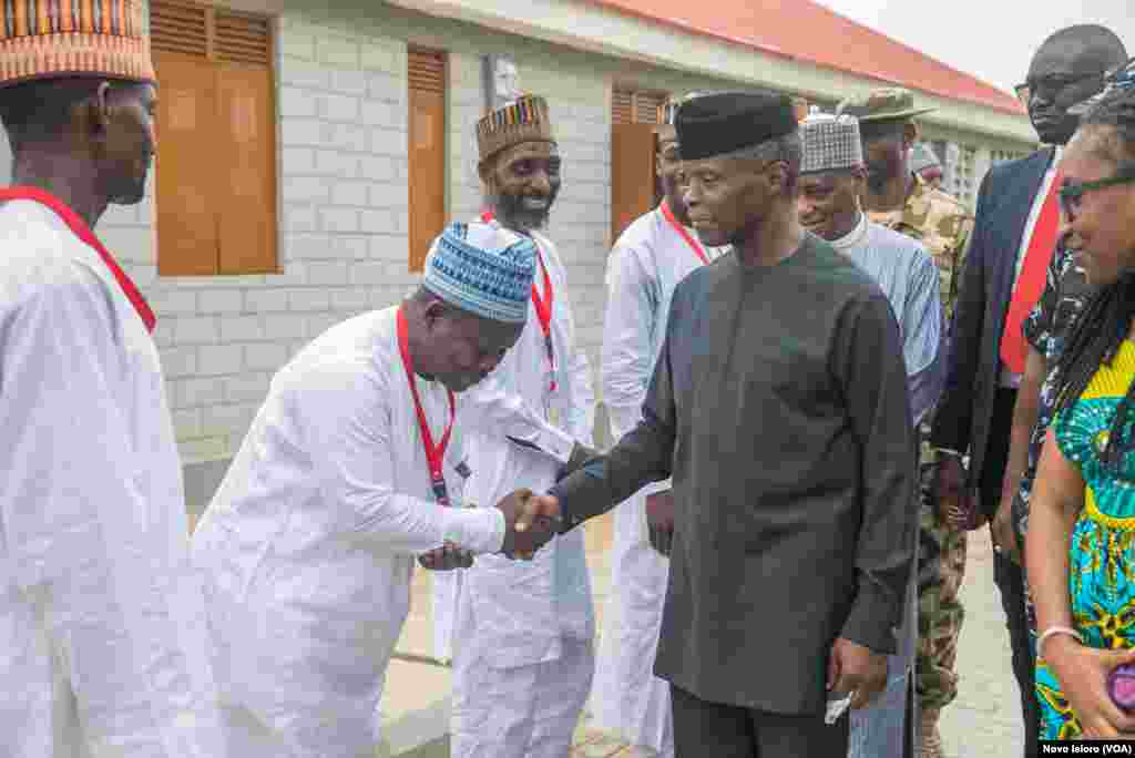 Yemi Osibanjo Ya Ziyarci Sabuwar Makarantar Kwana Da Aka Ginawa Marayu A Borno