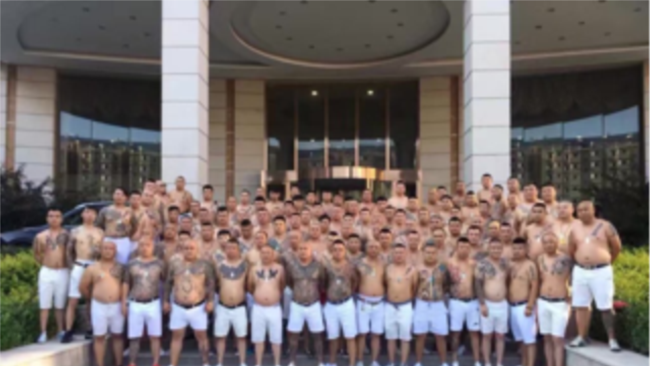 从“天安社兄弟商会”大合照看中国社会土壤 从“天安社兄弟商会”大合照看中国社会土壤
