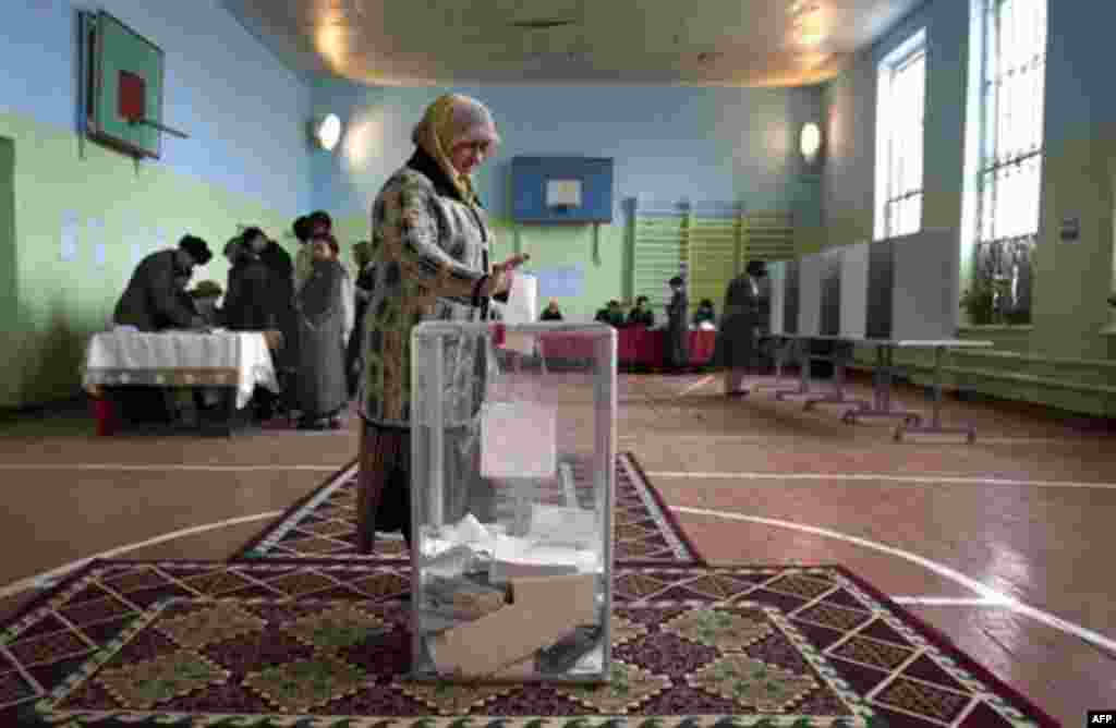 Qirg'iziston prezident uchun ovoz berdi