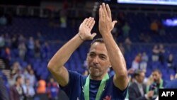  Youri Djorkaeff. après une victoire de l'équipe de France contre le Danemark, le 16 juillet 2017.