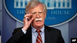 Penasihat keamanan nasional AS John Bolton memberikan pernyataan di Gedung Putih (2/8). 