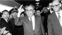 时任中共中央总书记赵紫阳在北京会见来访的朝鲜领导人金日成。（1987年5月21日）