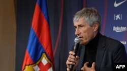 Quique Setien lors de sa présentation au Camp Nou, Espagne, le 14 janvier 2020.