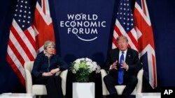  Arşîv: Donald Trump ligel serok hikûmeta Brîtanya Theresa May 