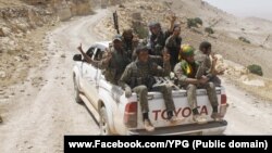 Şervanên YPG li ser Çîyayê Kizwan