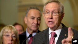 El líder de la mayoría en el Senado, Harry Reid, dijo que los demócratas seguirán presionando a favor de los desempleados 