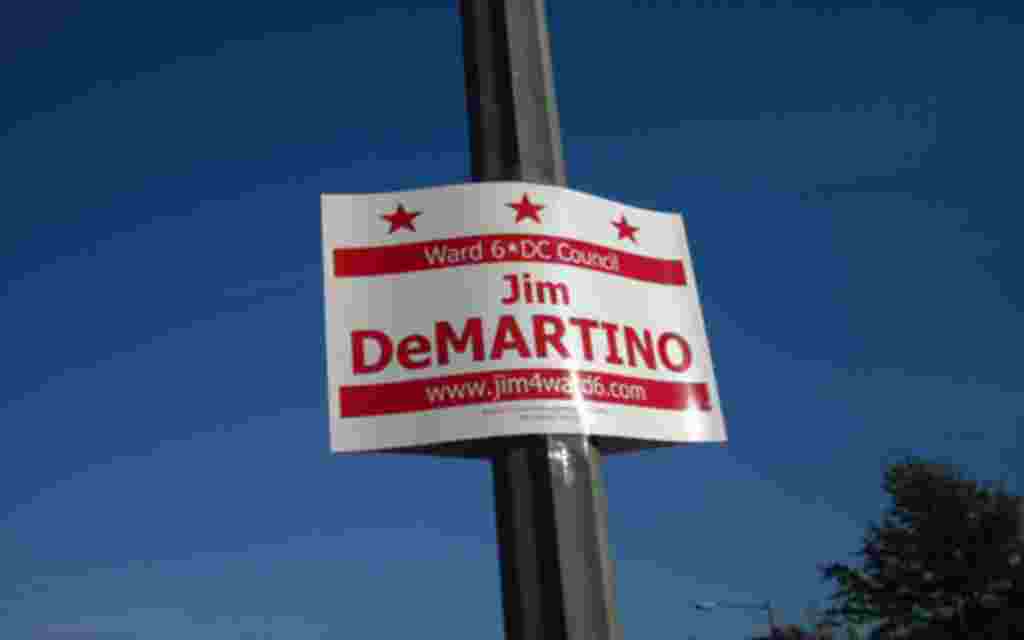 Los carteles de apoyo a los candidatos se repartían por toda la ciudad.