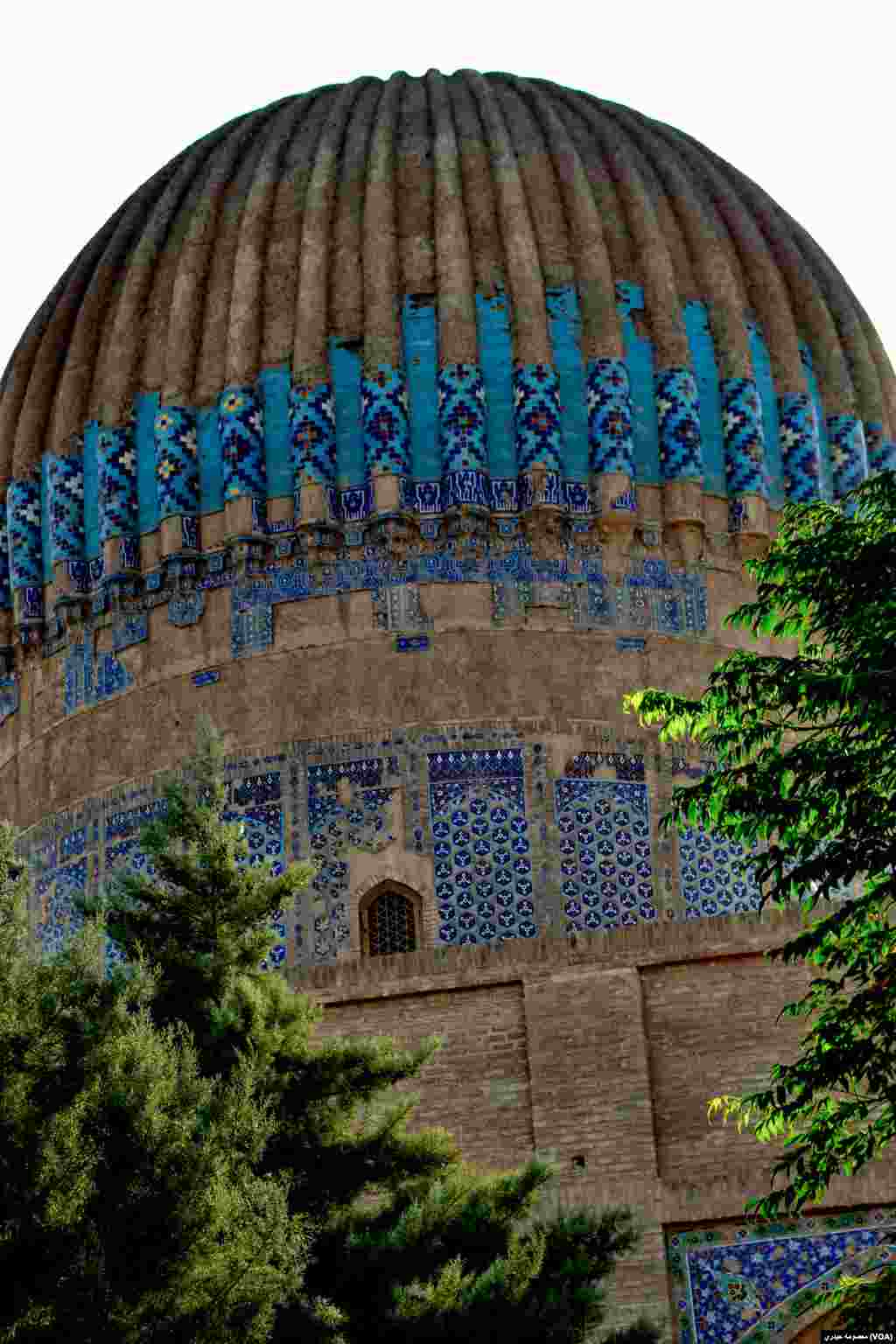 گوهر شاد بیگم ار جمله زنان سرشناس در دورۀ تیموریان بود 