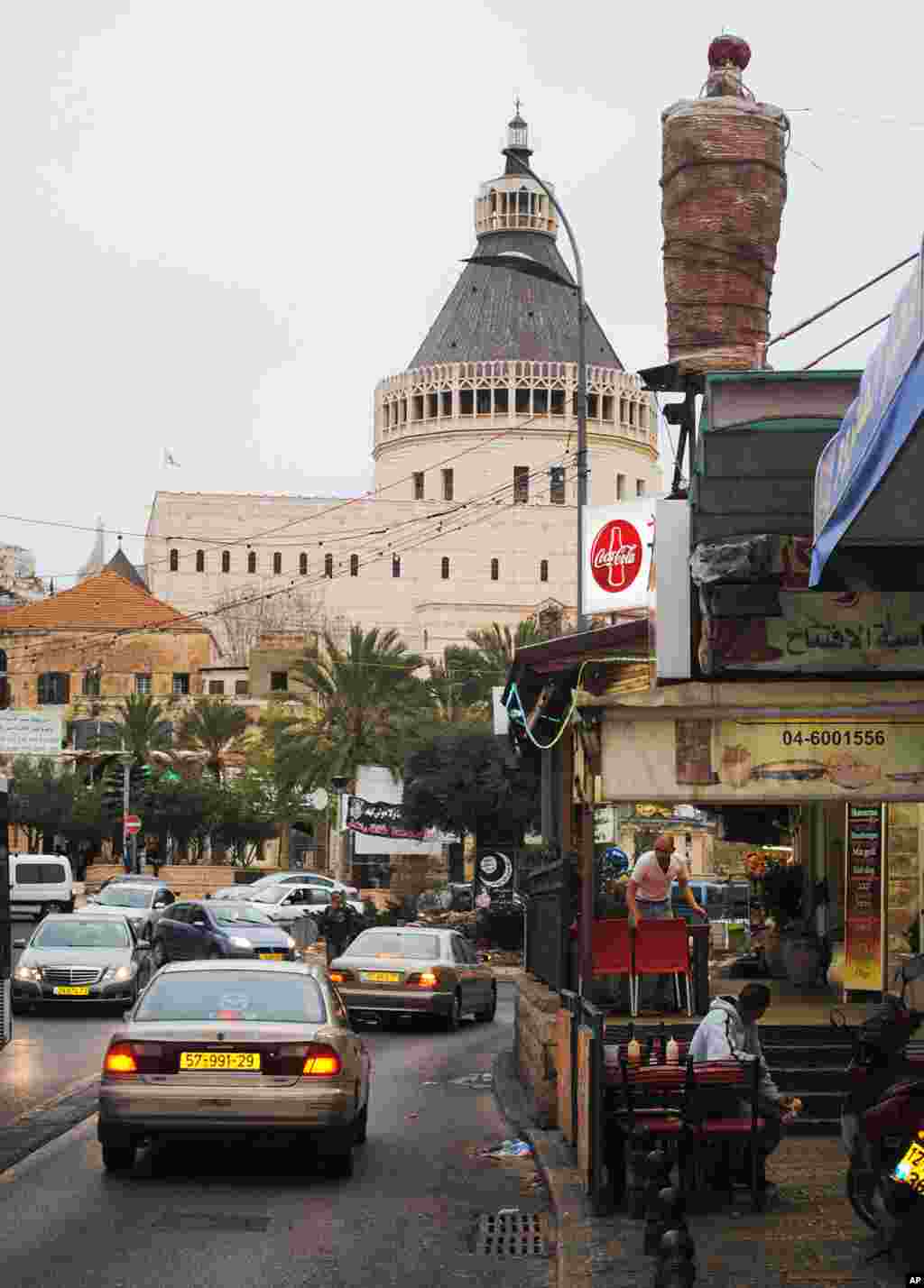 Nazareth street. Basilica of the Annunciation dominates the city’s skyline. (VOA - M. Lipin)