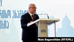 Депутат Госдумы Сергей Гаврилов выступатет на сессии МПА в Тбилиси. 19 июня 2019 г