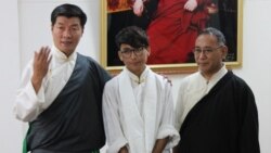 སྦྱང་འབྲས་ཧ་ཅང་བཟང་པོ་ཐོབ་པའི་སློབ་ཕྲུག་ཅིག་ལ་སྲིད་སྐྱོང་གིས་བྱ་དགའ་གནང་།