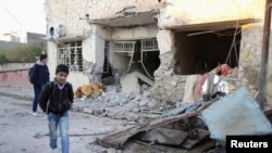 Một căn nhà bị đổ nát sau vụ tấn công bằng bom ở Kirkuk 