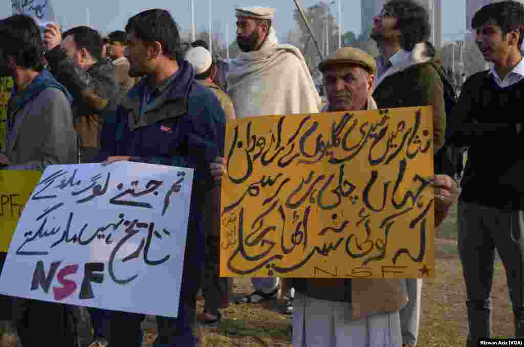 پاکستان میں چارسدہ کی باچا خان یونیورسٹی پر ہوئے دہشت گرد حملے کے بعد فضا سوگوار ہے۔