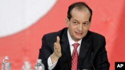 Labor Secretary Alexander Acosta speaks during a meeting with local business leaders to discuss the need for tax reform, Nov. 9, 2017, in Plainfield, Ind.