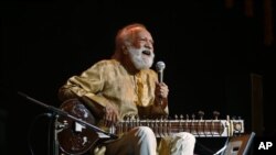 အိႏၵိယ ဂီတပညာရွင္ Ravi Shankar