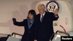 آقای پنس و همسرش بعد از توکیو، قرار است به کره جنوبی برای شرکت در افتتاحیه المپیک زمستانی سفر کنند. 