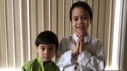 Gerald (kanan) dan adiknya mengikuti sekolah Minggu untuk belajar agama Islam di Alaska (dok: Dewi Loges)