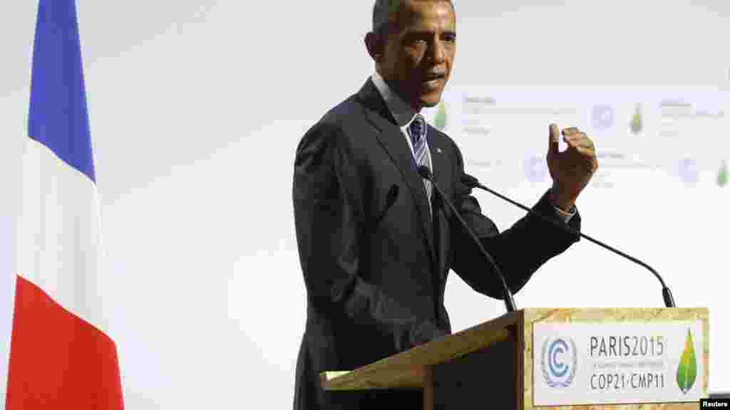 Rais wa Marekani, Barack Obama, akihutubia katika ufunguzi wa mkutano wa Dunia wa mabadiliko ya hali ya hewa wa "World Climate Change Conference 2015 (COP21)" mjini Le Bourget, karibu na Paris, Ufaransa, Novemba 30, 2015.
