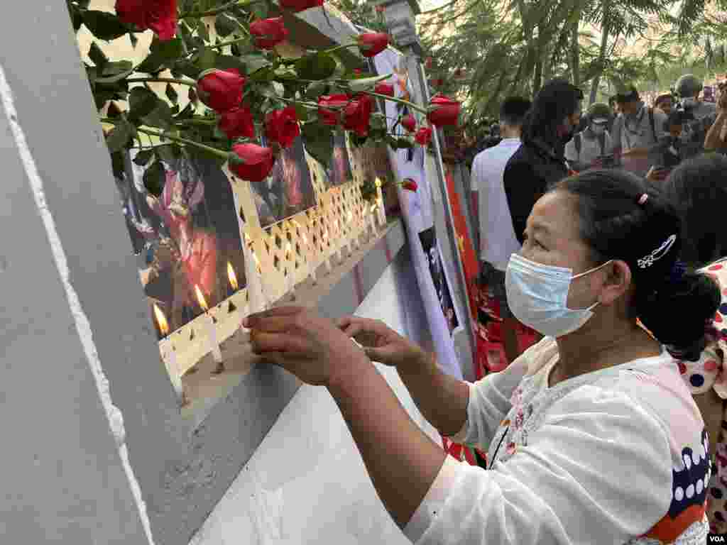 ကြယ္လြန္သူ မျမသြဲ႔သြဲ႔ခိုင္ အမွတ္တရ မႏၱေလး ဆုေတာင္းပြဲျမင္ကြင္းမ်ား (ဓာတ္ပံု - ဗီြအိုေအျမန္မာပိုင္း)