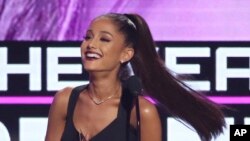 Ariana Grande en los American Music Awards 2016.
