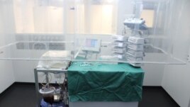 The perfusion machine in operation. The donor liver is connected in the white container in the upper left. (Image: University Hospital Zurich/beamue)