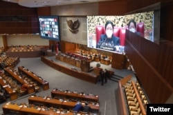 FILE - Pembicaraan Tingkat II/Pengambilan Keputusan atas RUU tentang Ibu Kota Negara menjadi Undang-Undang dalam Rapat Paripurna Ke-13 DPR RI Masa Persidangan III Tahun Sidang 2021-2022, Selasa, 18 Januari 2022. (Twitter/@DPR_RI)