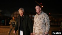 Ông Chuck Hagel đến thăm trại Eggers ở Kabul, Afghanistan, 8/3/2013.