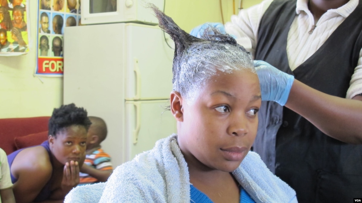 Kenya Women Return to Natural Hair