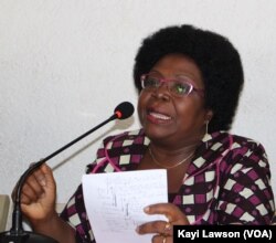 Brigitte Adjamagbo et l'opposition togolaise à Lomé, au Togo, le 26 mars 2018. (VOA/Kayi Lawson)