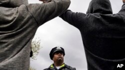 La decisión sobre cómo proceder en el caso de Freddie Gray está en manos de una joven e inexperta fiscal estatal afroestadounidense.